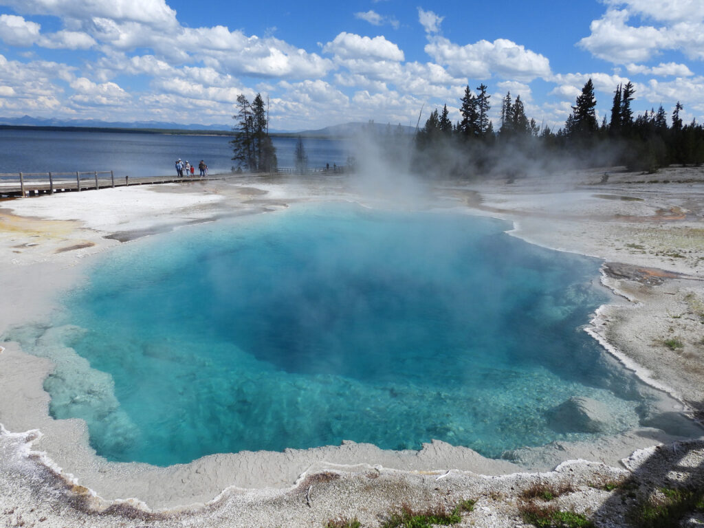turquoise geothermal hot spring in Yellowstone